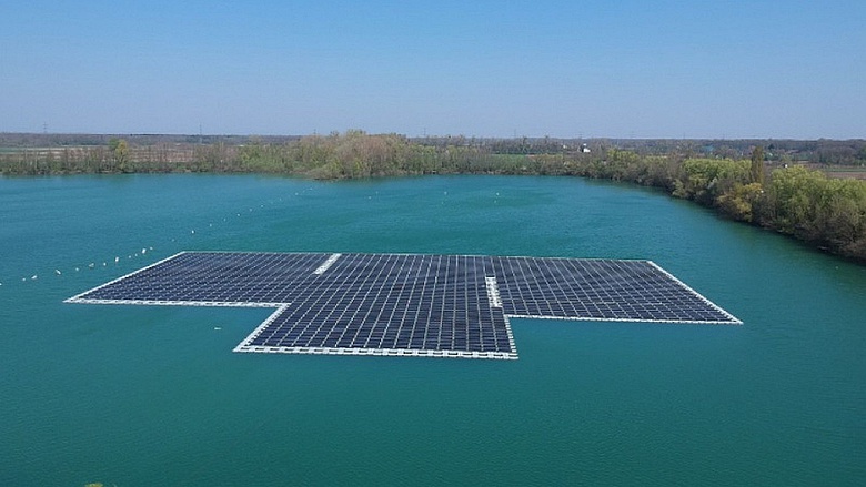 Floating Solar Power Plants US Army Deploys Its First Floating Solar
